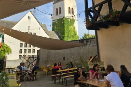 Gourmet aperitif at the Independent Winegrower's - Vignerons Indépendants