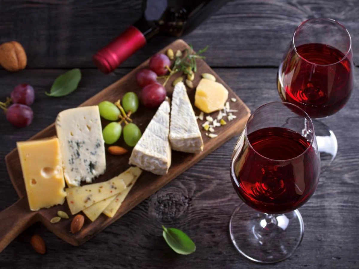 Gourmet Tasting: 3 wines + 3 cheeses - Vignerons Indépendants